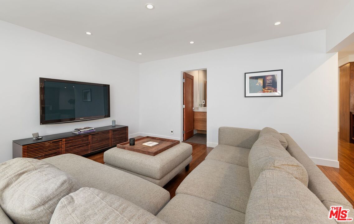 7826 West 80th Street Playa del Rey, CA 90293 - Photo 20 of 41