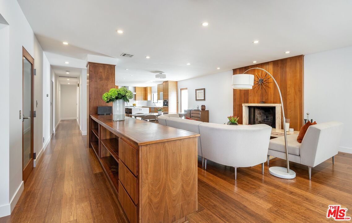 7826 West 80th Street Playa del Rey, CA 90293 - Photo 4 of 41