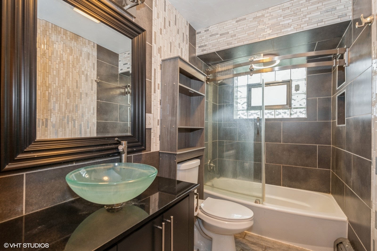 50 West Avenue, Unit 1N Riverside, IL 60546 - Photo 10 of 13