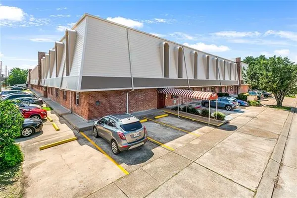 $1,150 | 2500 Houma Boulevard, Unit 323, Metairie, LA 70001