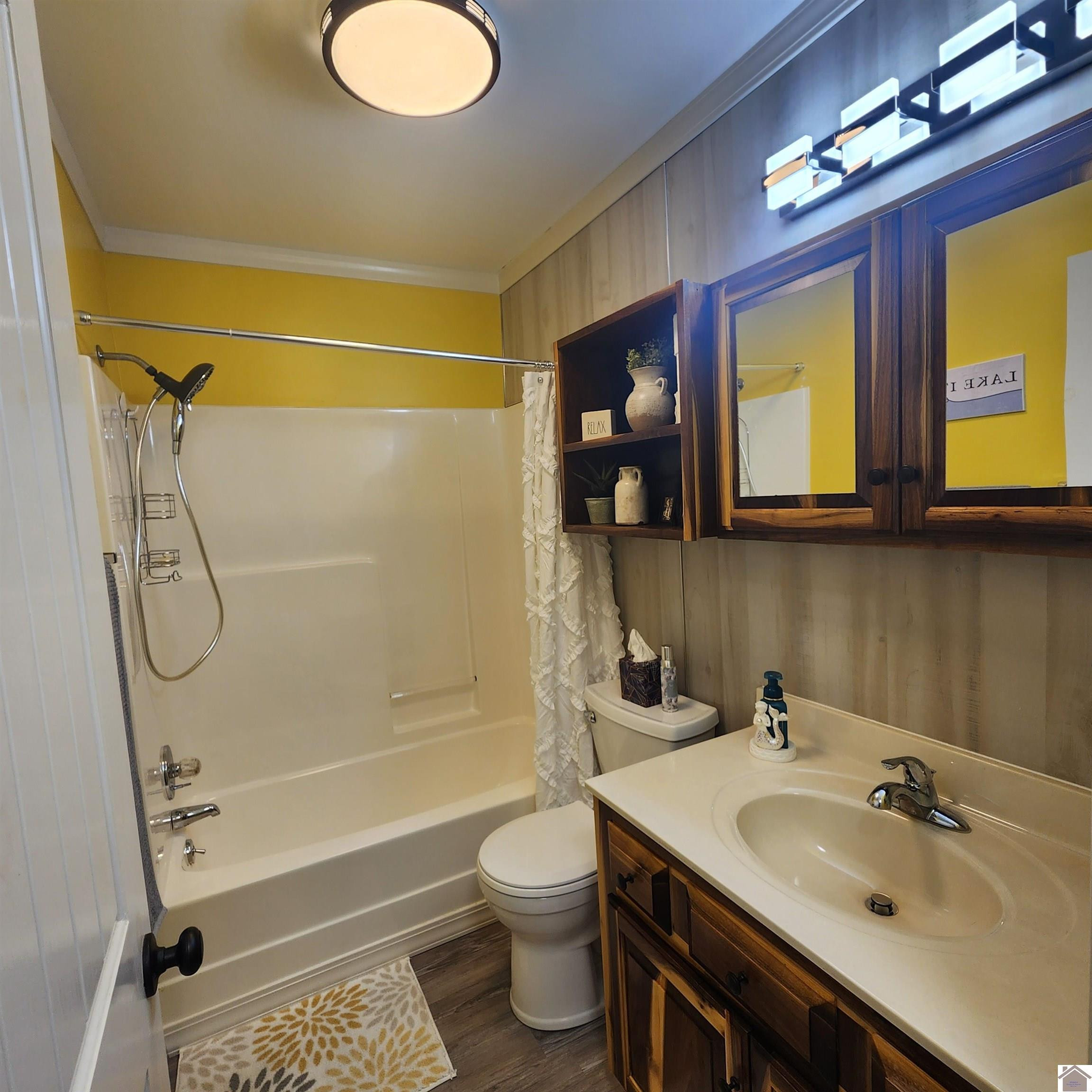 37 Lands End Road Cadiz, KY 42211 - Photo 16 of 23 Guest Bath