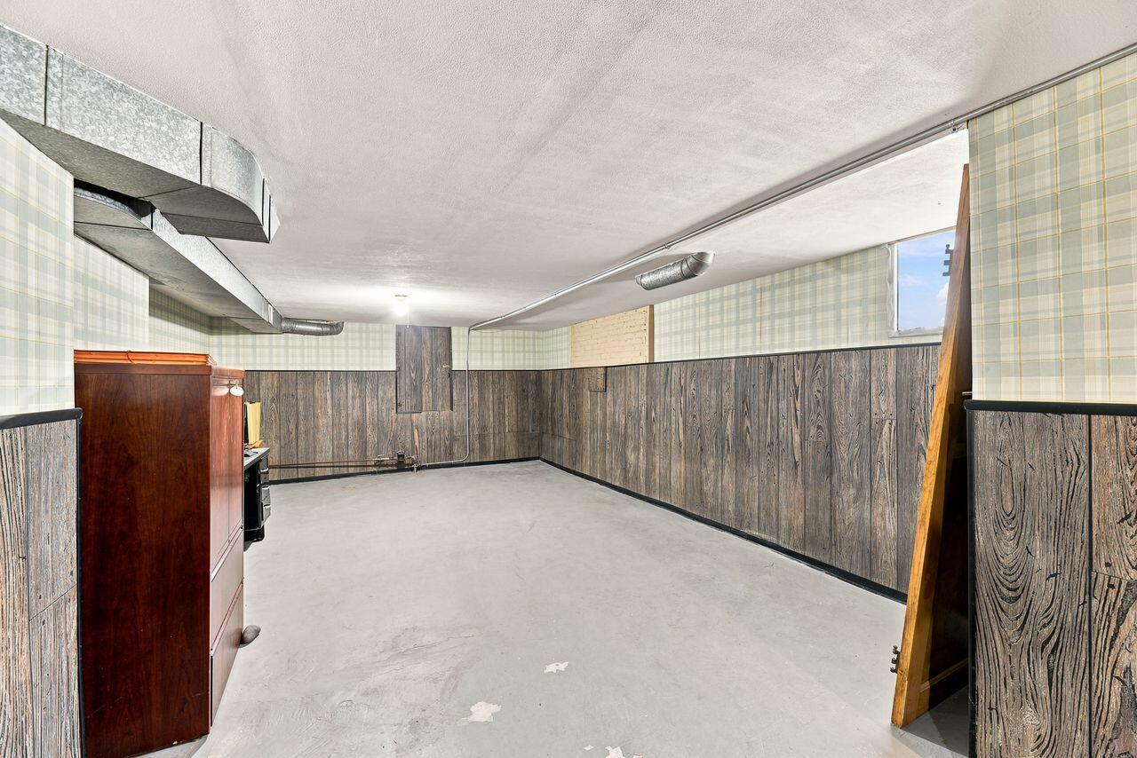 3541 Ridge Road Highland, IN 46322 - Photo 16 of 21 1280x854