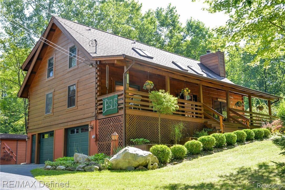 220 Ridgemont Road Oxford, MI 48370 - Photo 8 of 65 6.jpg