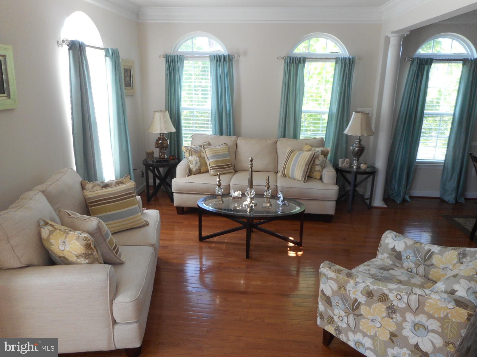 2820 Admiral Ridge Road Accokeek, MD 20607 - Photo 3 of 23 Living Room