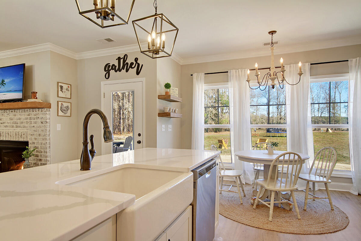 328 Deep Woods Road St. George, SC 29477 - Photo 8 of 15 breakfast nook (1)