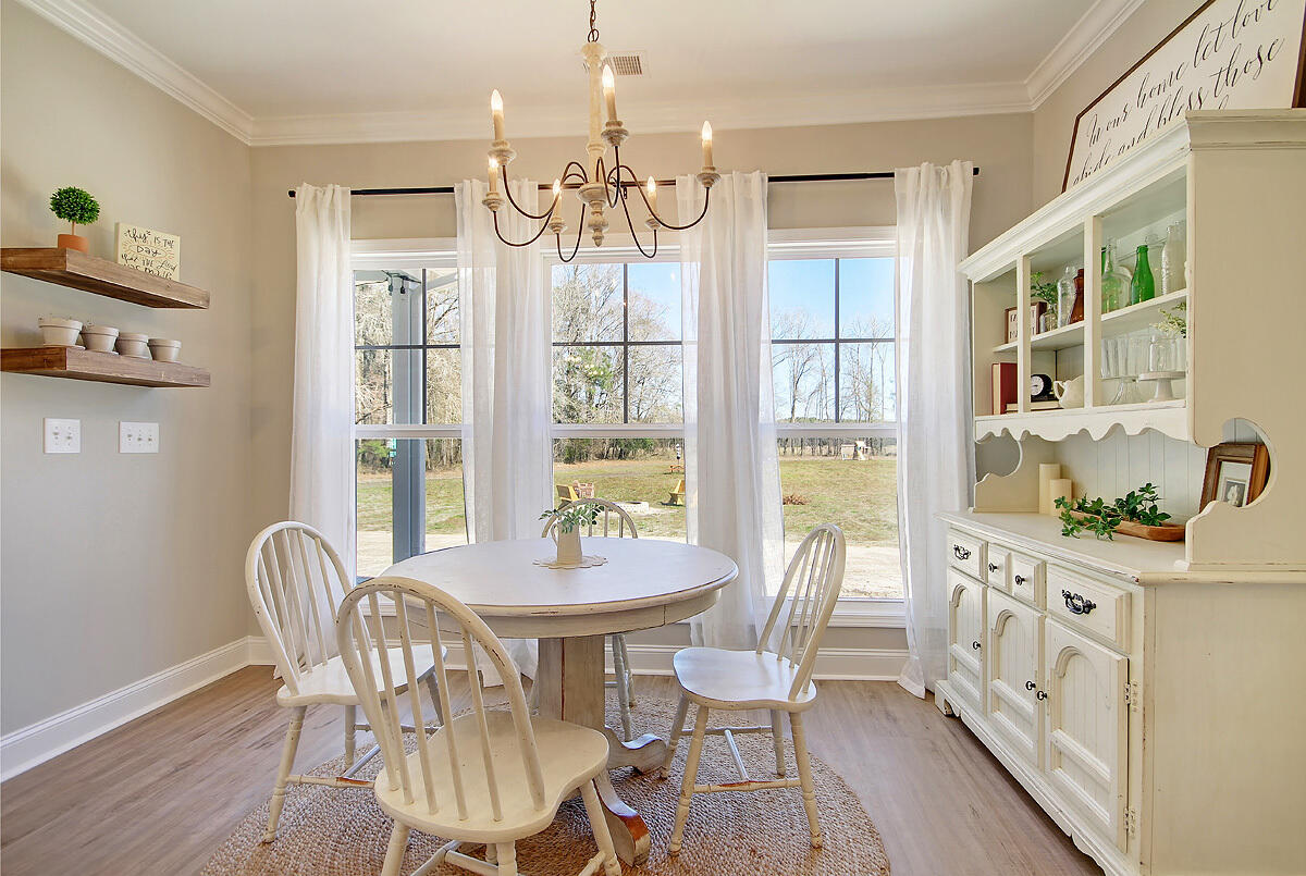328 Deep Woods Road St. George, SC 29477 - Photo 9 of 15 breakfast nook 2 (1)