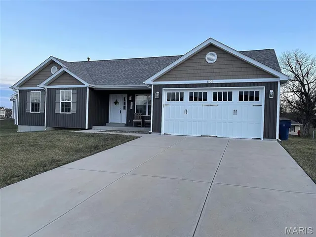 $325,000 | 1102 Stone Henge Court, Pevely, MO 63070