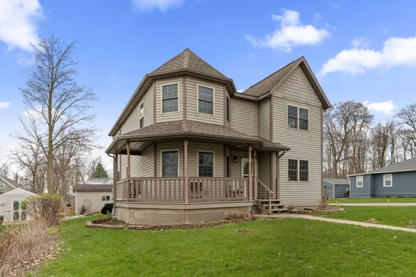 $435,000 | 22301 Forest Avenue, Cassopolis, MI 49031