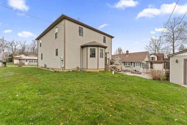 $435,000 | 22301 Forest Avenue, Cassopolis, MI 49031