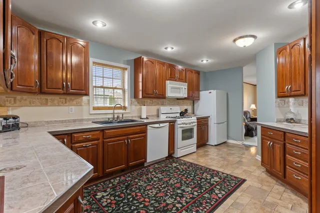 $435,000 | 22301 Forest Avenue, Cassopolis, MI 49031