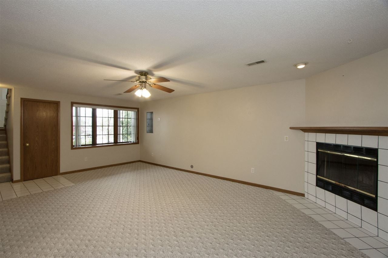 1327 Coll Drive Iowa City, IA 52246 - Photo 4 of 23 Gallery Image 4