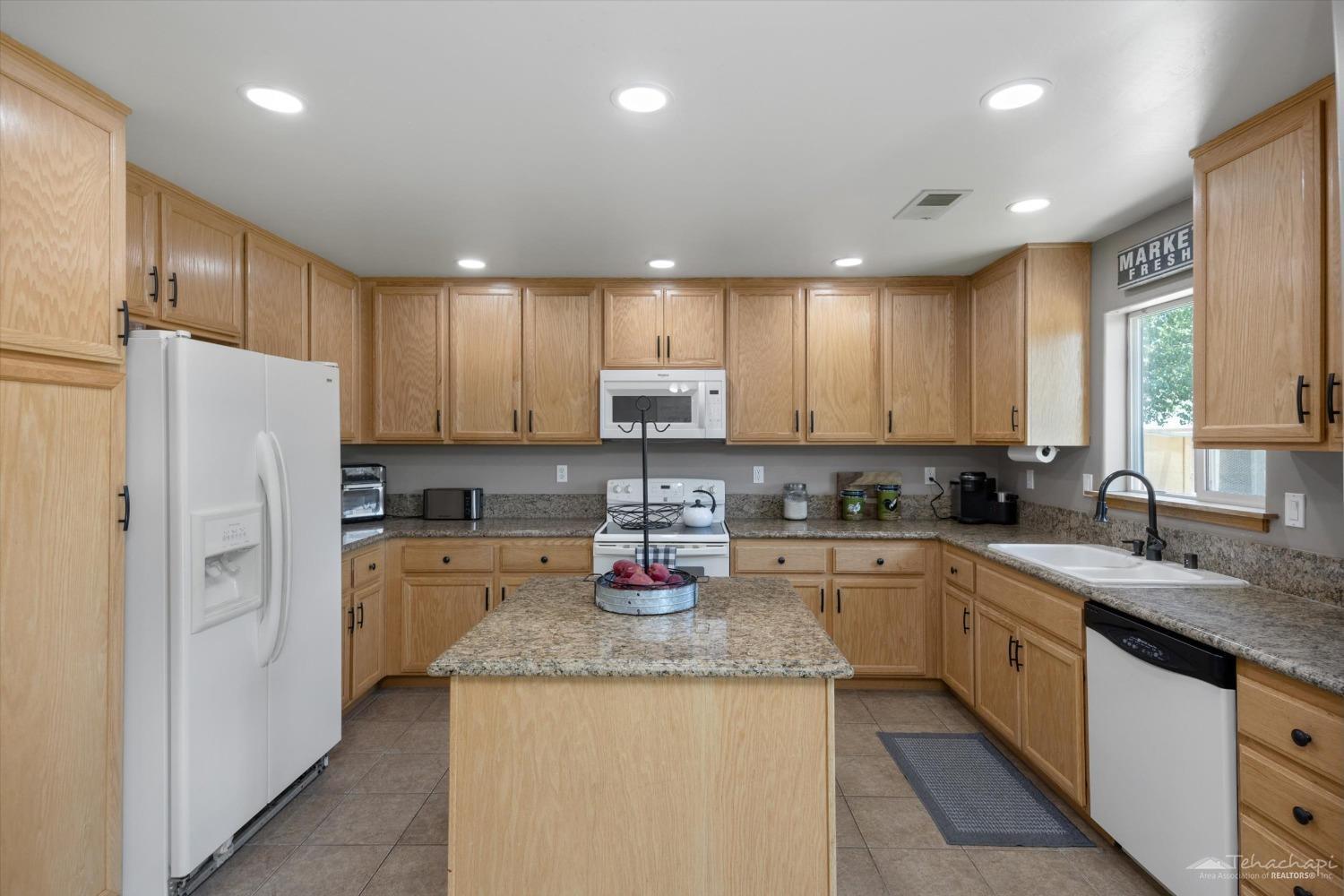 27900 Crofun Road Tehachapi, CA 93561 - Photo 26 of 60 Gallery Image 26
