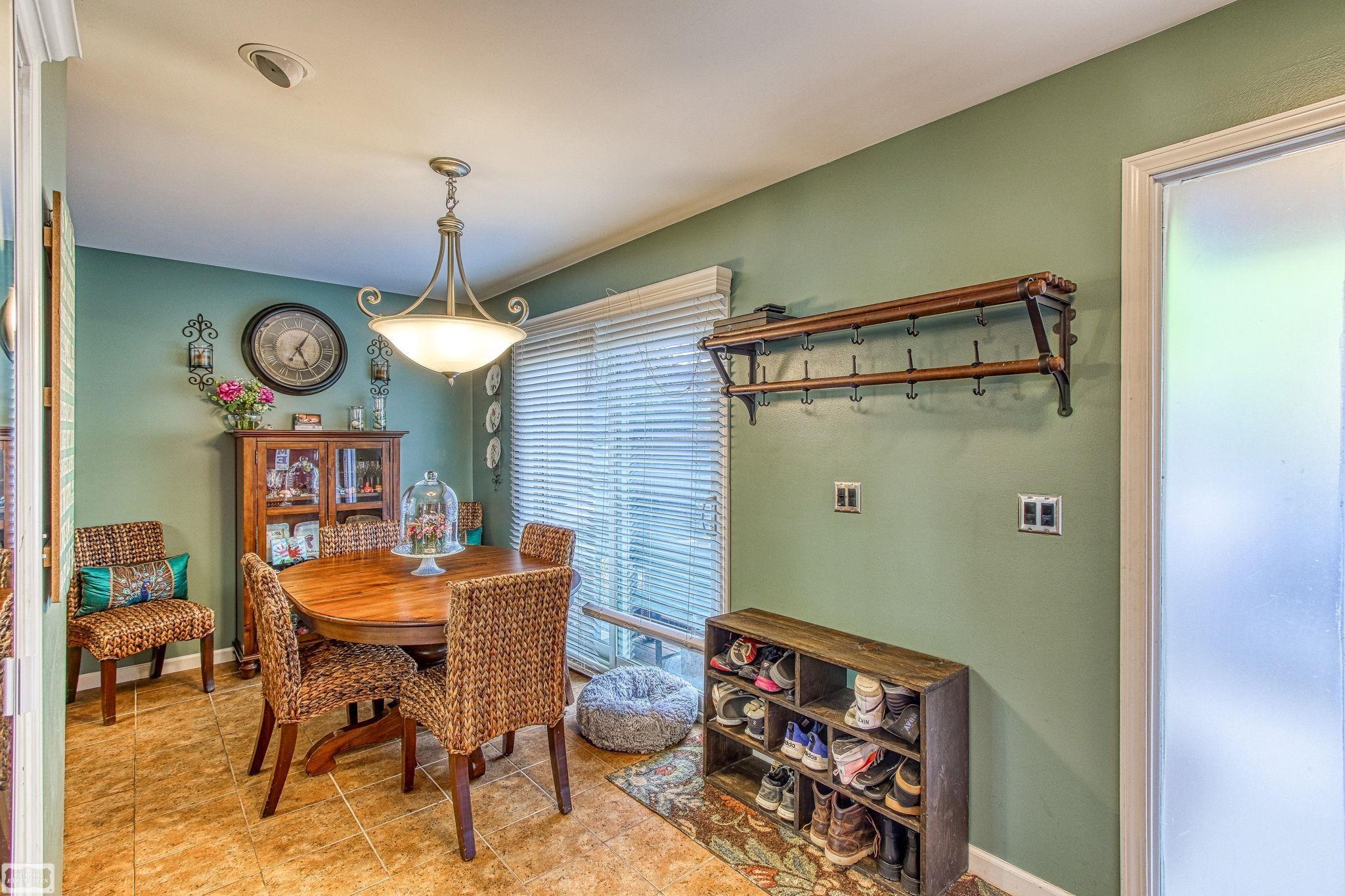 1427 Oakbrook E Drive Rochester Hills, MI 48307 - Photo 14 of 60