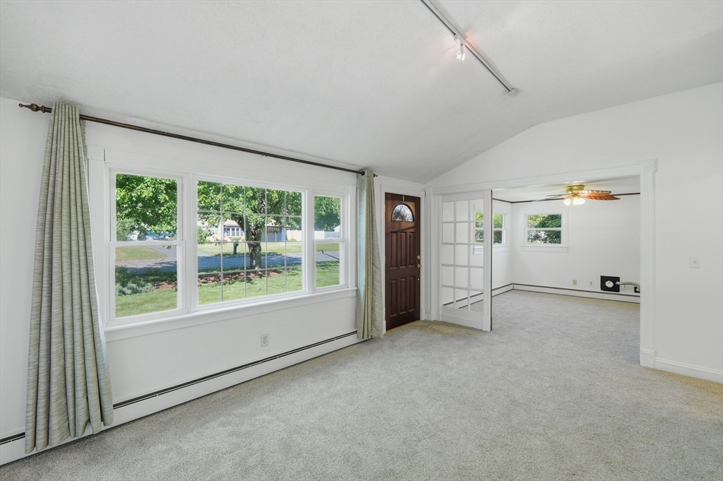 251 Shady Brook Lane Springfield, MA 01118 - Photo 8 of 32
