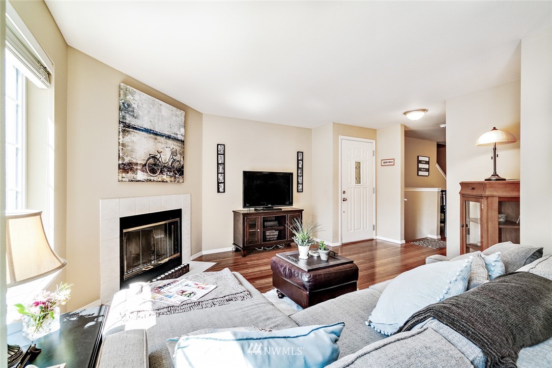 23317 Edmonds Way, Unit 6 Edmonds, WA 98026 - Photo 2 of 20 Gallery Image 2