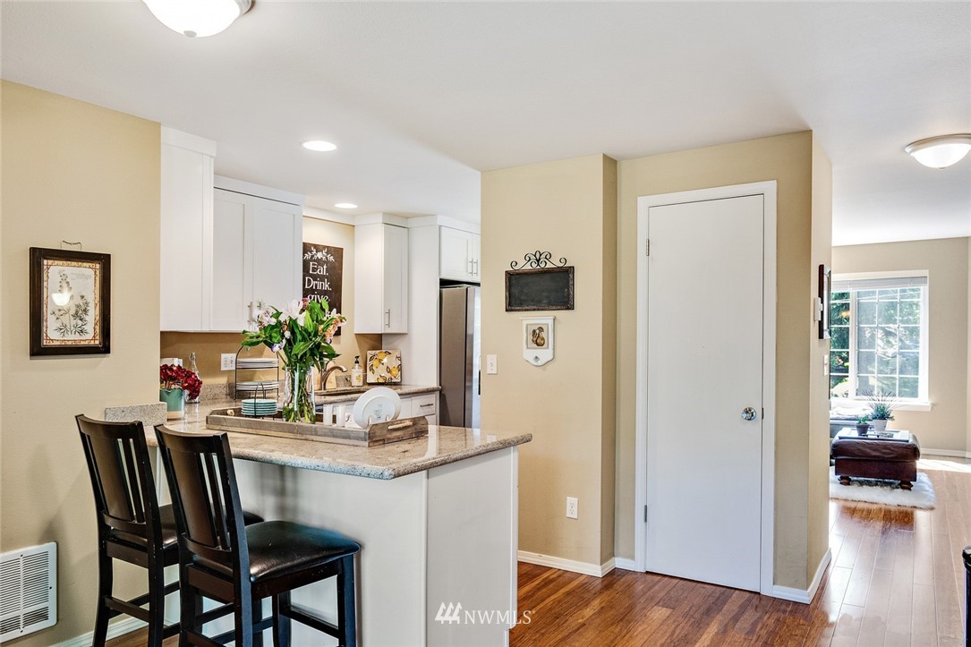 23317 Edmonds Way, Unit 6 Edmonds, WA 98026 - Photo 5 of 20 Gallery Image 5