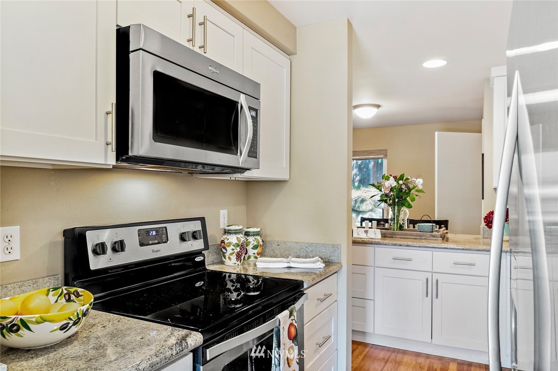 23317 Edmonds Way, Unit 6 Edmonds, WA 98026 - Photo 7 of 20 Gallery Image 7