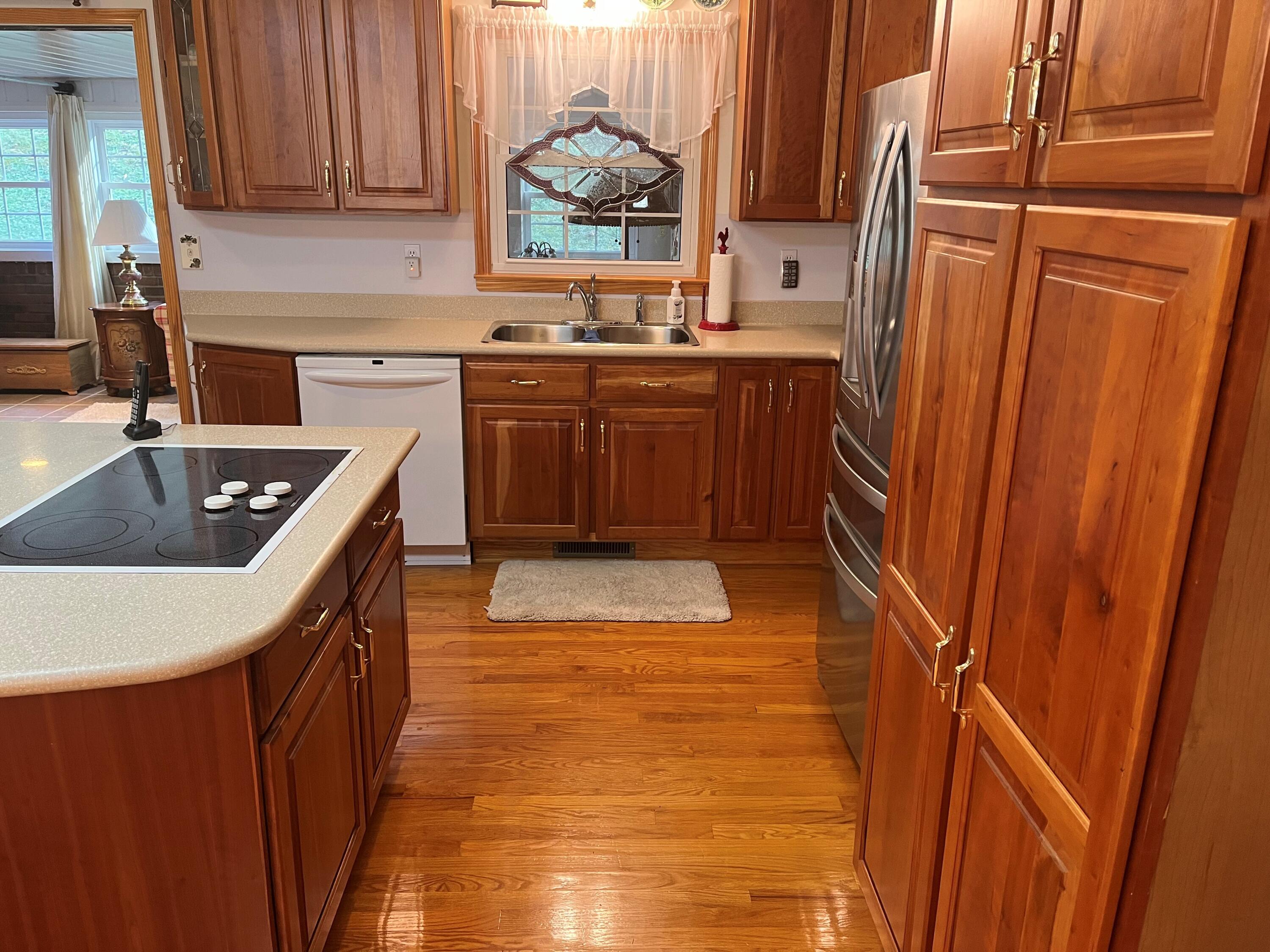 245 Long Hollow Road Elizabethton, TN 37643 - Photo 9 of 36 245 lh28