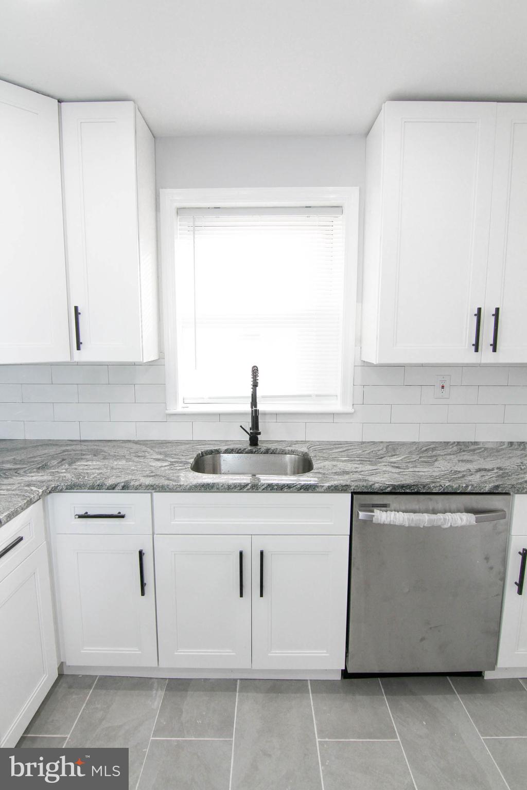 3804 Fairmount Avenue Philadelphia, PA 19104 - Photo 4 of 36