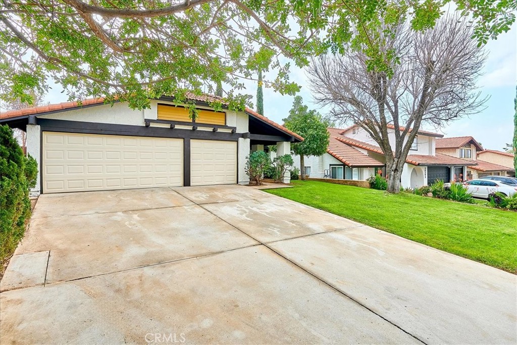 24607 Skyland Drive Moreno Valley, CA 92557 - Photo 4 of 37