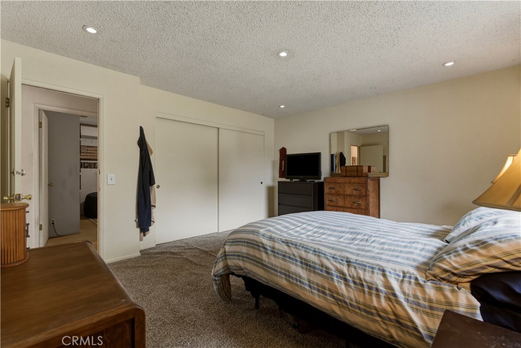 2251 South Stage Coach Lane Fallbrook, CA 92028 - Photo 21 of 69 Primary Bedroom