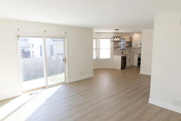 $2,450 | 713 Stevens Street, Unit 713, Geneva, IL 60134