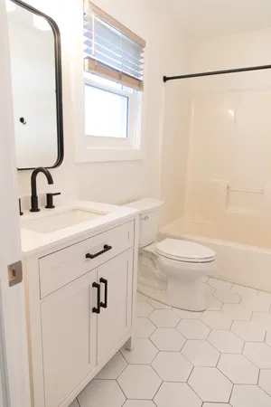 $2,450 | 713 Stevens Street, Unit 713, Geneva, IL 60134