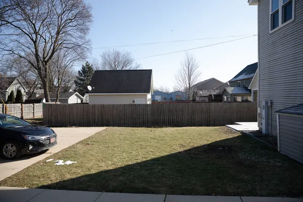 $2,450 | 713 Stevens Street, Unit 713, Geneva, IL 60134