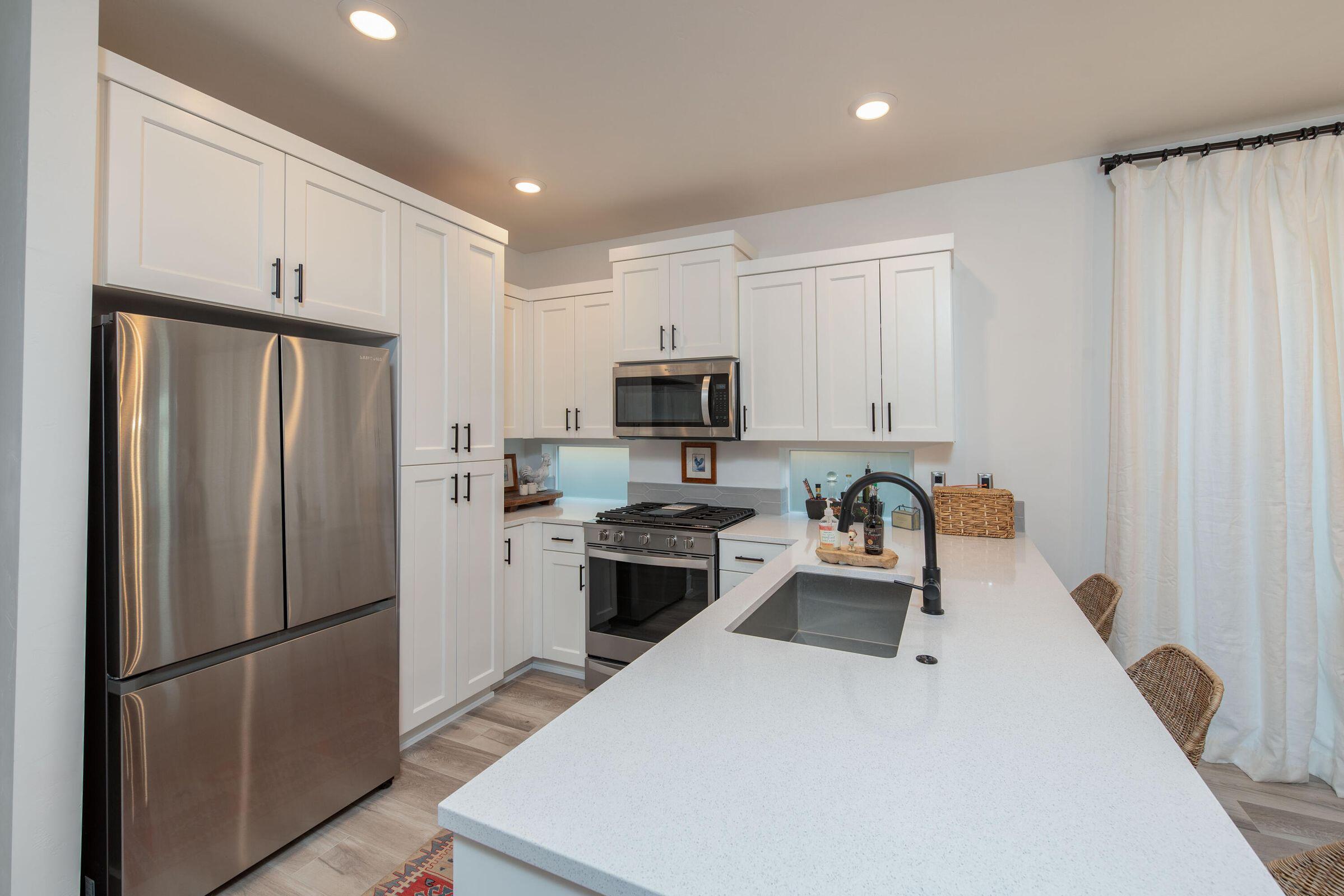 3887 Northeast Oakside Loop Bend, OR 97701 - Photo 4 of 22 5