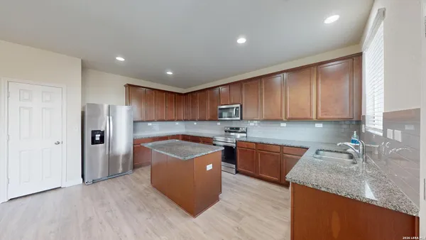 $2,150 | 344 Autumn Rouge, New Braunfels, TX 78130