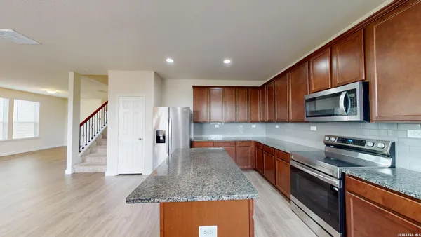 $2,150 | 344 Autumn Rouge, New Braunfels, TX 78130