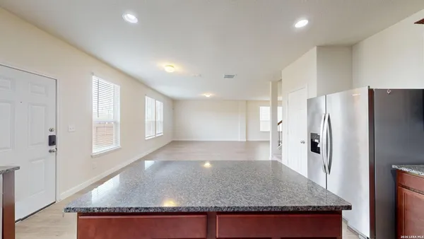 $2,150 | 344 Autumn Rouge, New Braunfels, TX 78130