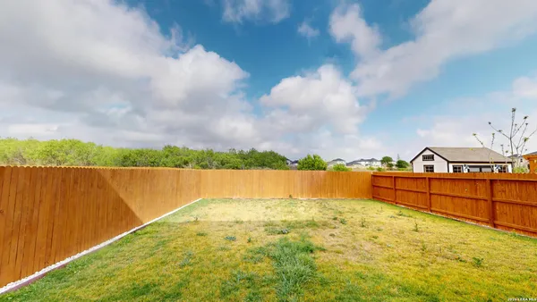 $2,150 | 344 Autumn Rouge, New Braunfels, TX 78130