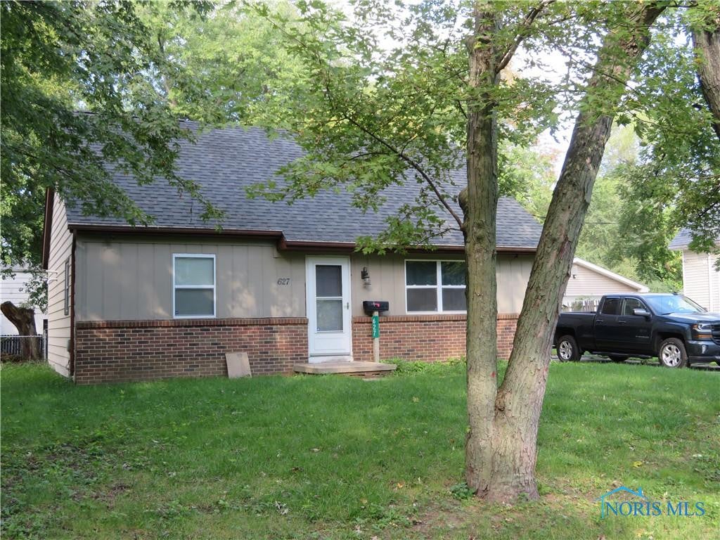 627 Rochelle Road Toledo, OH 43615 - Photo 1 of 21 Gallery Image 1