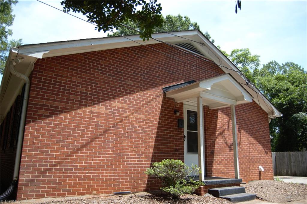 1510 Polo Road Winston-Salem, NC 27106 - Photo 8 of 31