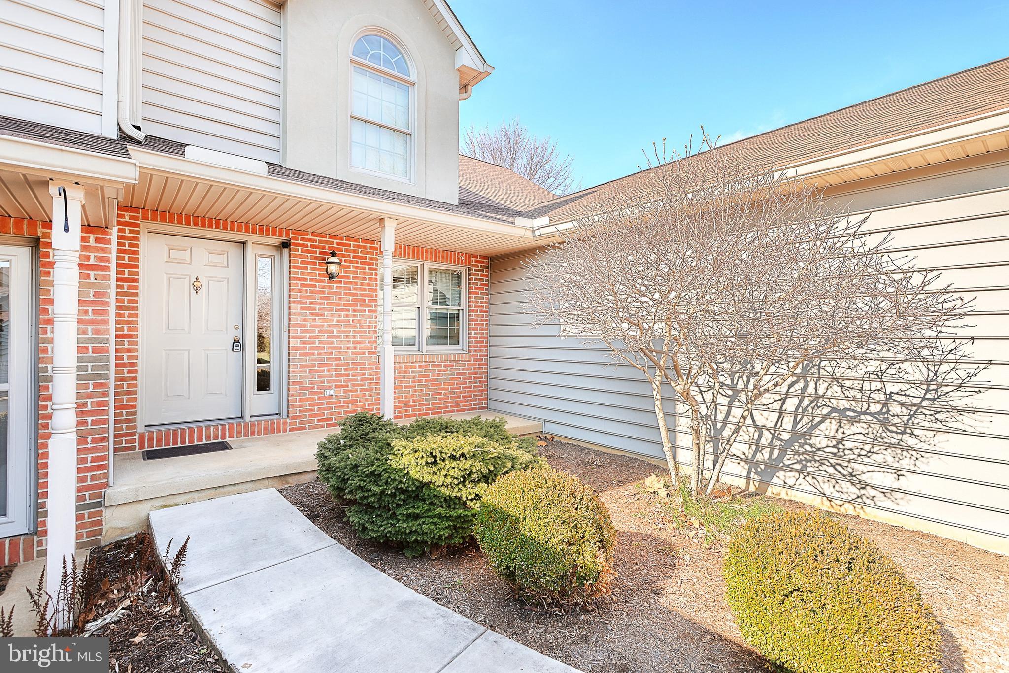 32 Cardiff Court Lititz, PA 17543 - Photo 3 of 33