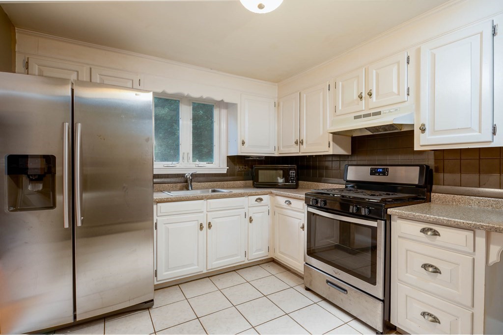 9 Spring Street Foxboro, MA 02035 - Photo 13 of 22 Gallery Image 13