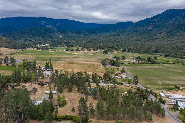 6141 New Hope Road Grants Pass, OR 97527 - Photo 41 of 49 Applegate Country!