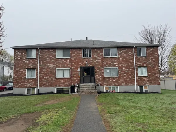 $2,400 | 19 Beckford Street, Unit 8, Beverly, MA 01915