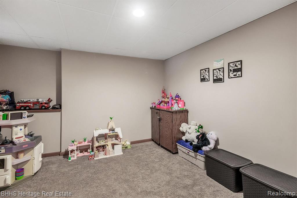2682 East Maple Road Milford, MI 48381 - Photo 38 of 58 Gallery Image 38
