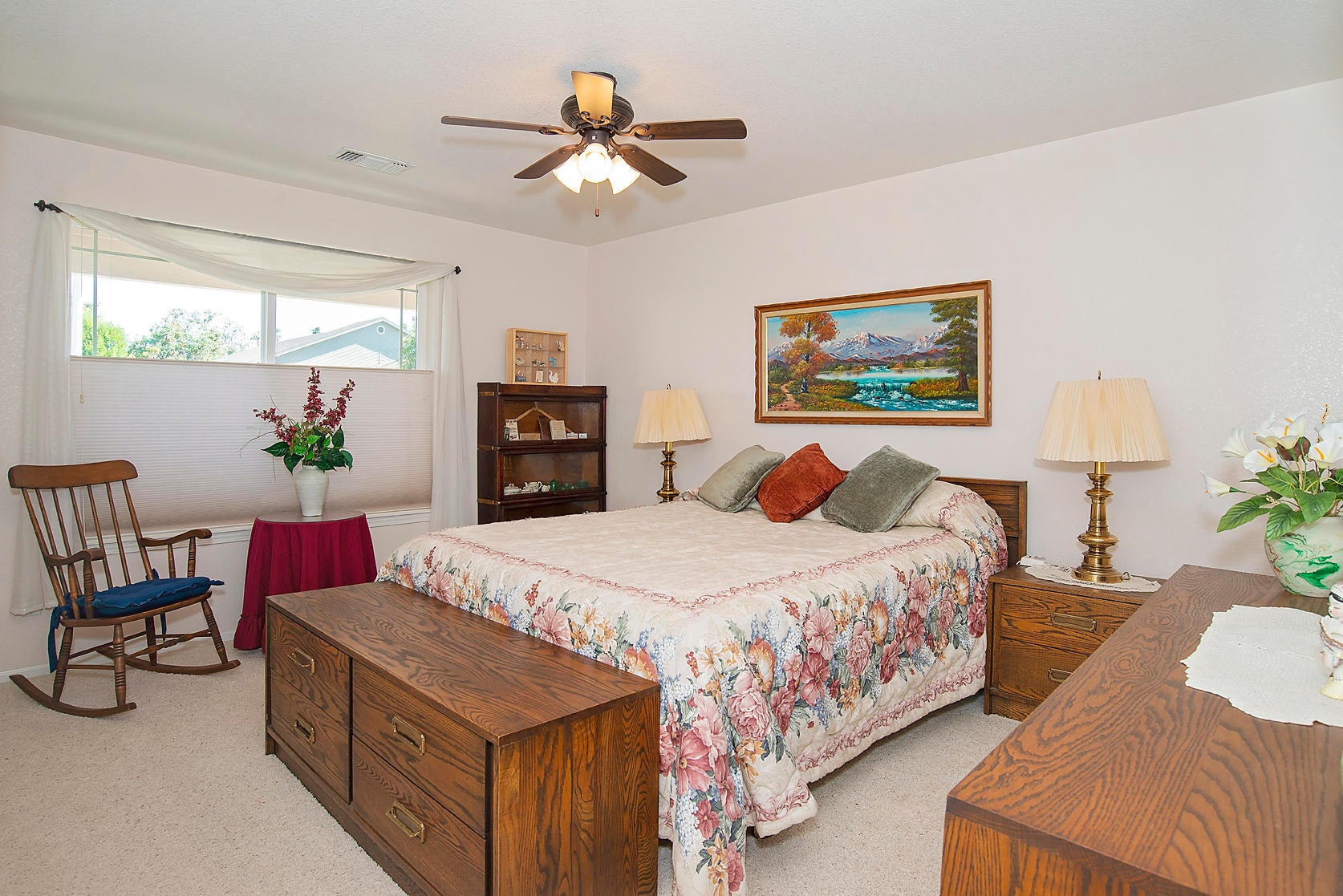2462 Rabun Way Central Point, OR 97502 - Photo 15 of 31 Bedroom