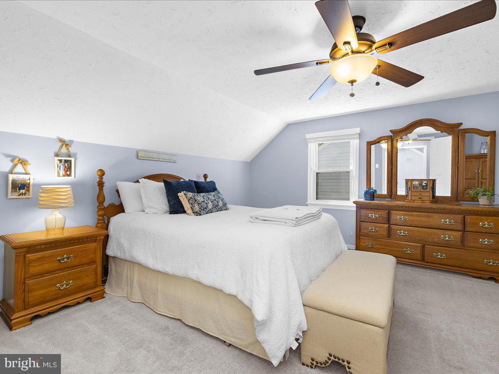 704 Roxboro Road Rockville, MD 20850 - Photo 21 of 43 Upper Level Bedroom #3