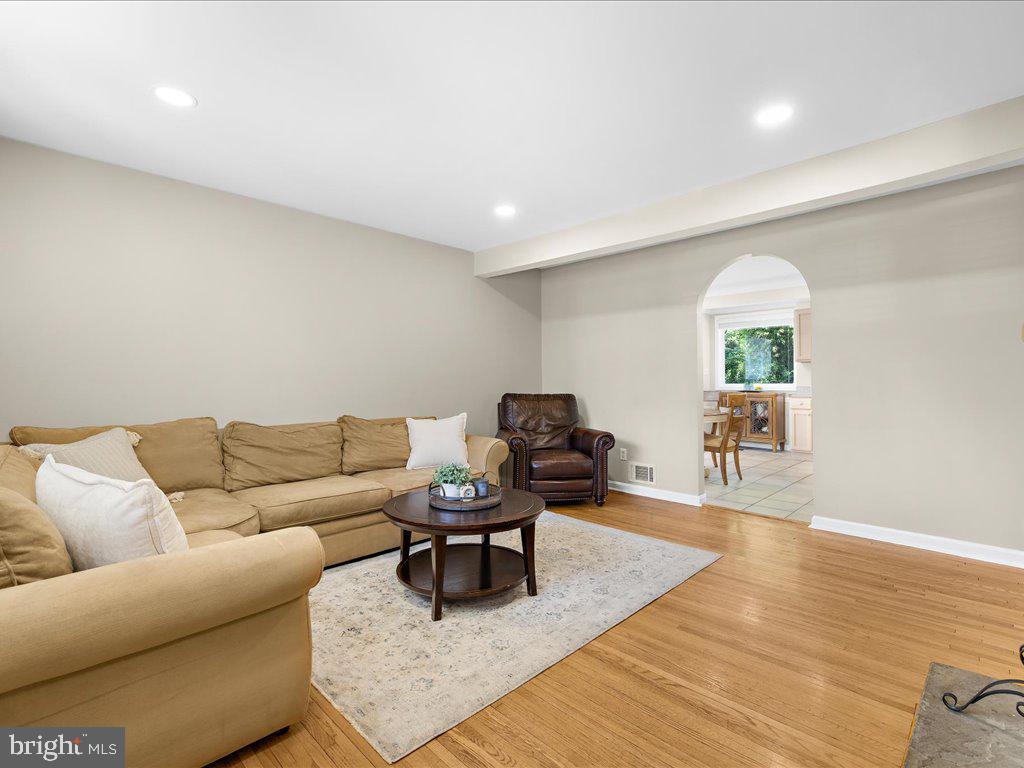 704 Roxboro Road Rockville, MD 20850 - Photo 5 of 43 Living Room looking into Kitchen