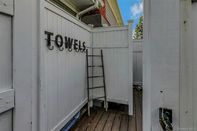 a view of walk in closet