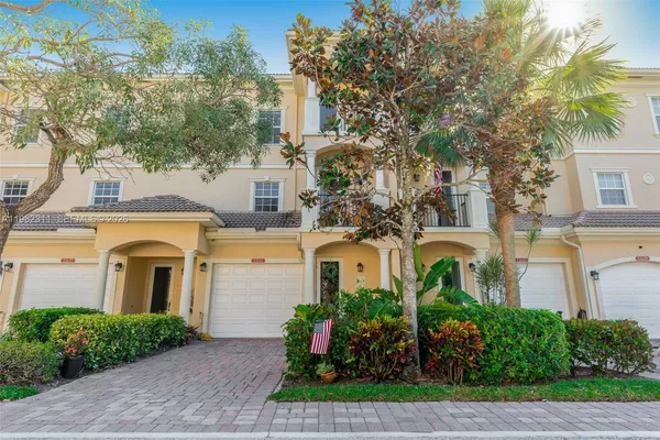 $419,000 | 12631 Southeast Old Cypress Drive, Unit 12631, Hobe Sound, FL 33455