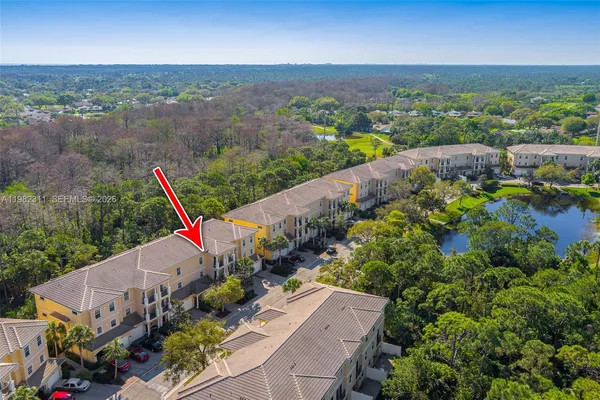 $419,000 | 12631 Southeast Old Cypress Drive, Unit 12631, Hobe Sound, FL 33455