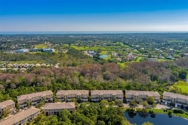 $419,000 | 12631 Southeast Old Cypress Drive, Unit 12631, Hobe Sound, FL 33455