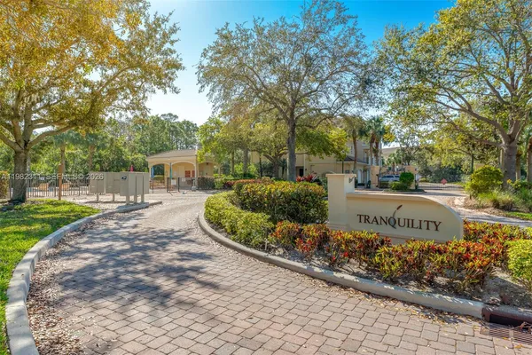 $419,000 | 12631 Southeast Old Cypress Drive, Unit 12631, Hobe Sound, FL 33455