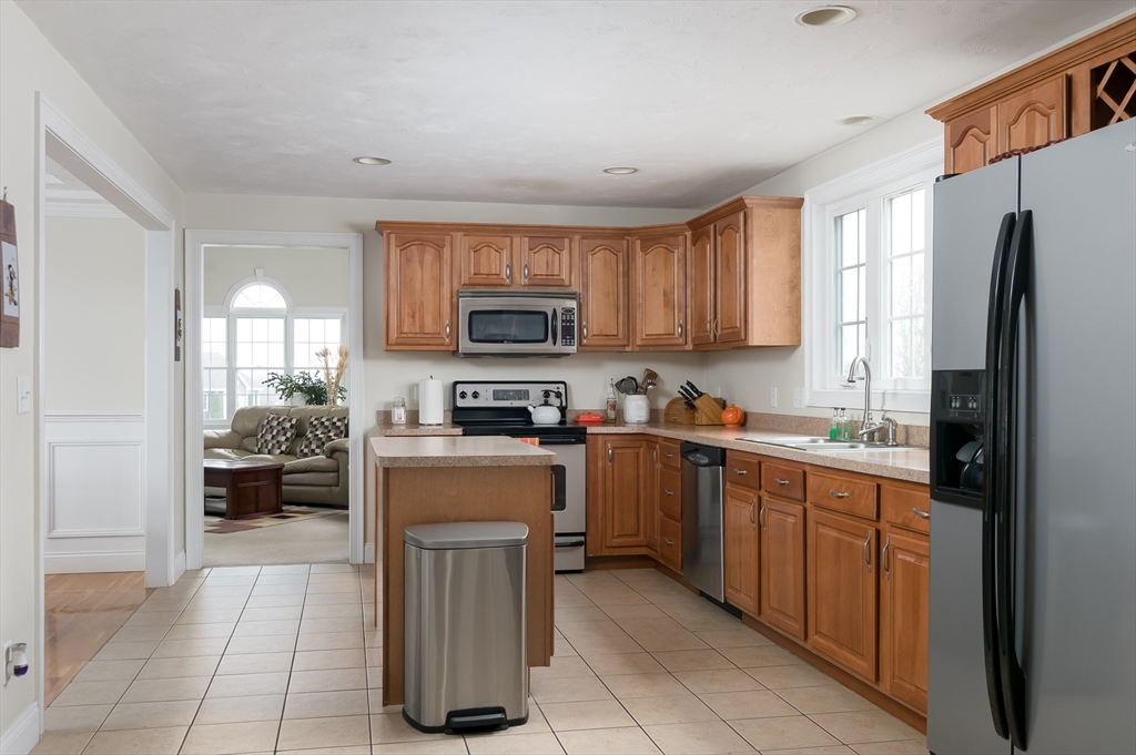 6 Marjorie Lane Rutland, MA 01543 - Photo 4 of 29 Gallery Image 4