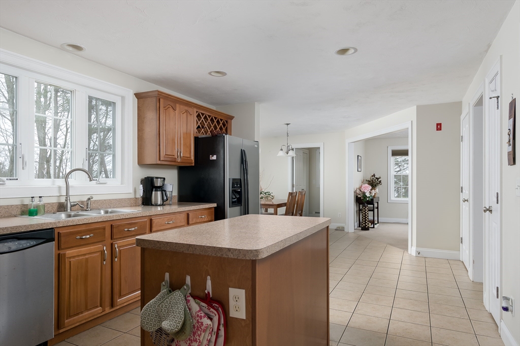 6 Marjorie Lane Rutland, MA 01543 - Photo 5 of 29 Gallery Image 5